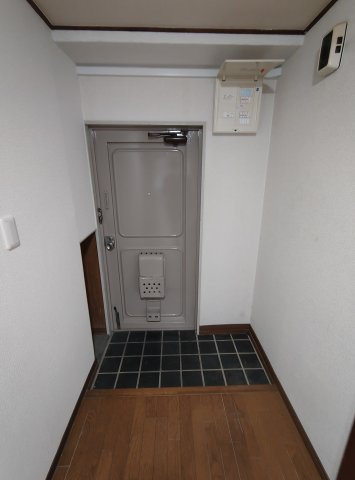 一宮館の玄関