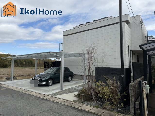 神戸市西区宮下１丁目　中古戸建の駐車場|●資料・カタログのご請求無料●駐車スペース3台！外構工事で5台停めれます！