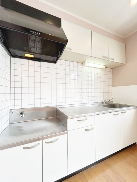 横浜市泉区下飯田町のアパートのキッチン