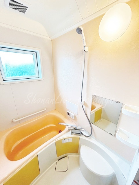 横浜市泉区下飯田町のアパートの浴室