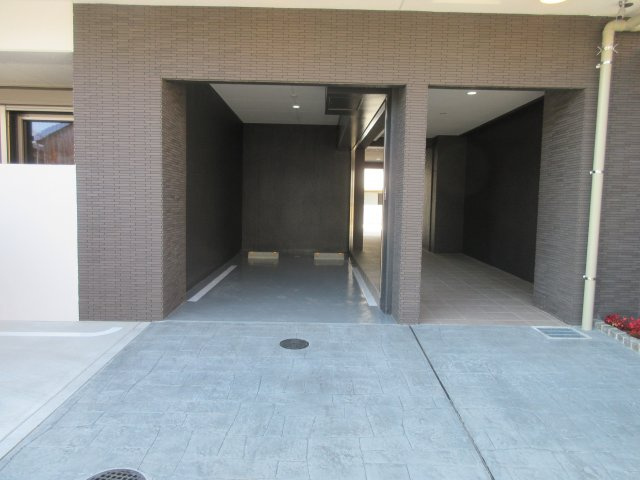 エムライズ大観町の駐車場