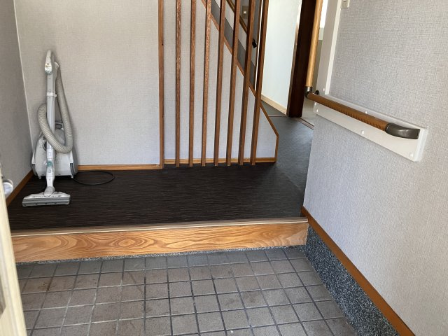 【玄関】 | 六分一戸建て