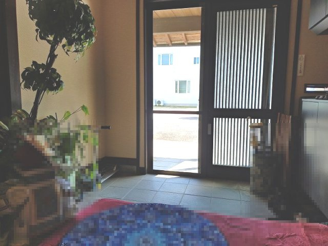 観音寺新町中古戸建の玄関|綺麗に手入れされた玄関になります。