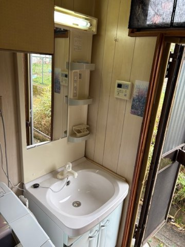 閑静な住宅地●リフォームやリノベーション用に最適●収納充実５Ｋ●山科区川田菱尾田の洗面所|洗面台