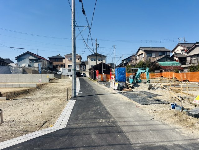 知多郡東浦町藤江三丁9番7他『仲介手数料無料』新築戸建ての前面道路含む現地写真
