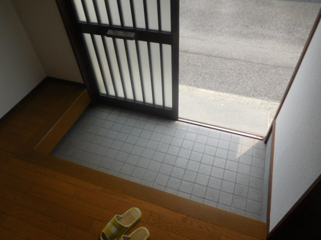 辻井二丁目石森貸家の玄関