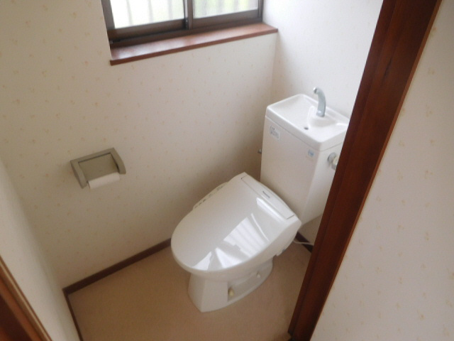 辻井二丁目石森貸家のトイレ