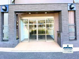ペット可＆2LDK角住戸！BELISTA覚王山のエントランス|すっきり明るいマンションエントランス