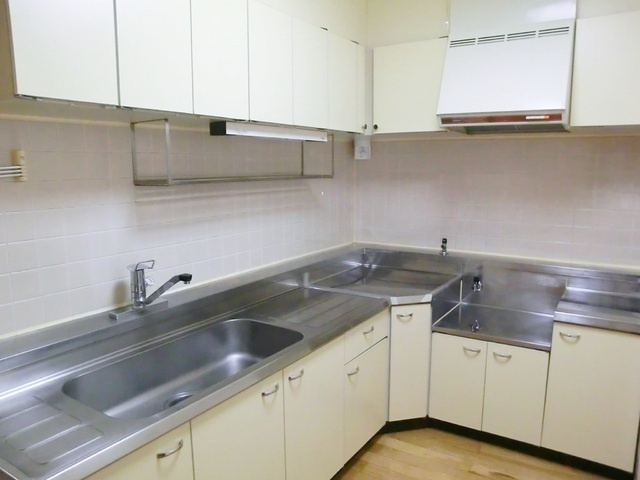 リヴィエールレジョンのキッチン|広々Ｌ字型キッチン！！