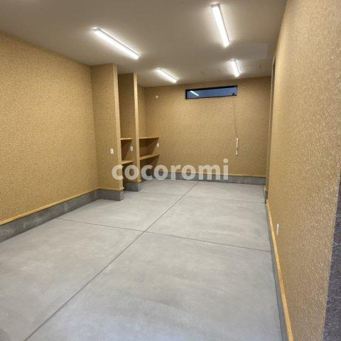 高柳5丁目ガレージハウスの駐車場