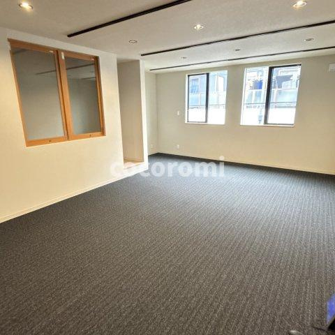 高柳5丁目ガレージハウスの居間・リビング