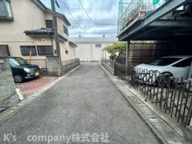 ◎高座郡寒川町倉見　建築条件なし　売地の前面道路含む現地写真|前面道路の様子です◇