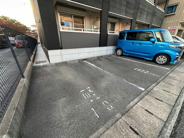ヴィンチェロの駐車場