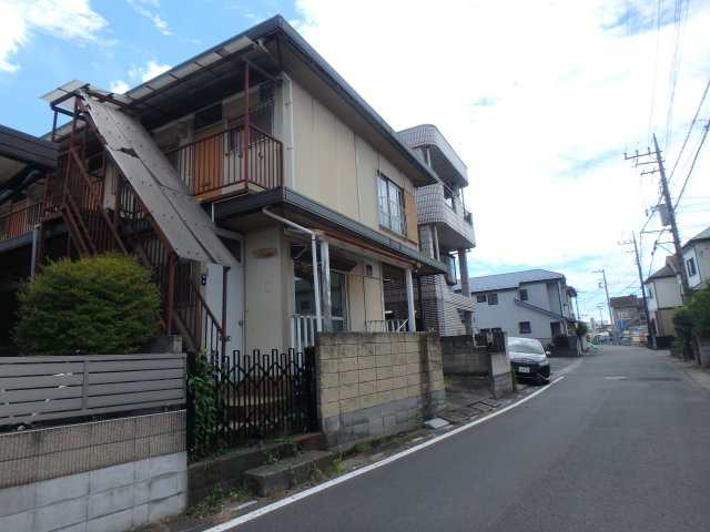 鶴ヶ島市脚折アパート付中古戸建の前面道路含む現地写真