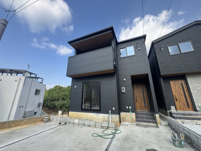 【外観】 | 沖縄市登川（全5棟）2号棟 | 2号棟　並列駐車2台可♪