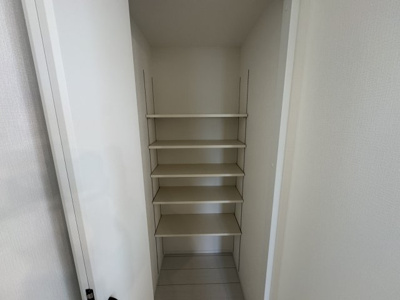 【収納】 | 沖縄市登川（全5棟）2号棟 | 2号棟　パントリー付き♪
