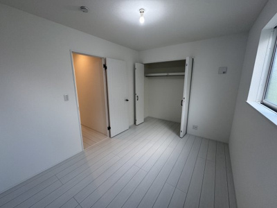 【洋室】 | 沖縄市登川（全5棟）2号棟 | 2号棟　洋室6帖＋CL付き♪