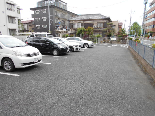 スタンレーマンションⅡの駐車場