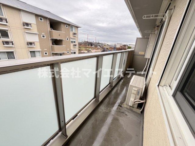 【バルコニー】 | ライジングサン西宮 A棟 | 別部屋写真使用