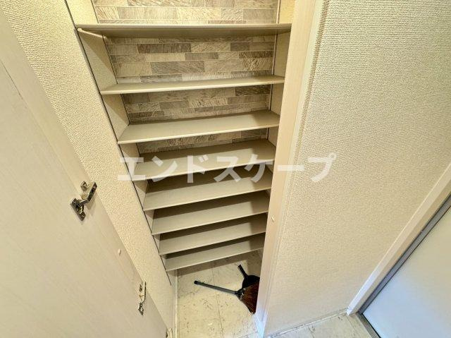 カラーズ ガーデンの収納|高崎、前橋、伊勢崎エリアのお部屋探しはエンドスケープまで！お客様の理想お聞かせ下さい♪
