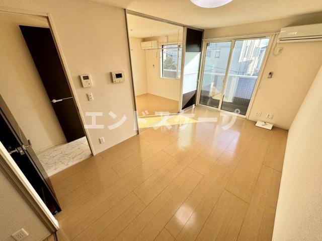カラーズ ガーデンの洋室|高崎、前橋、伊勢崎エリアのお部屋探しはエンドスケープまで！お客様の理想お聞かせ下さい♪
建具の色が異なる場合があります。