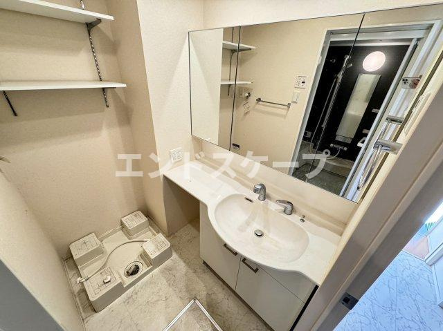 カラーズ ガーデンの洗面所|高崎、前橋、伊勢崎エリアのお部屋探建具の色が異なる場合があります。