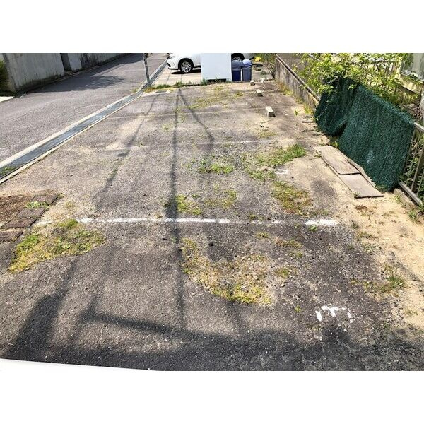 羽根ハイツの駐車場