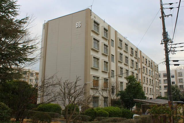 平尾住宅６６号棟の外観