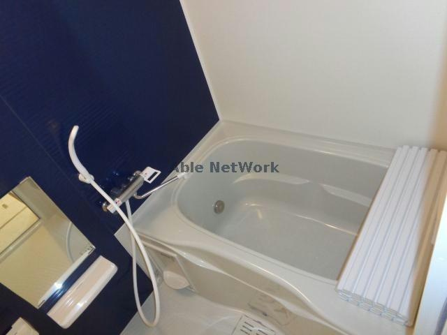 ＥＶＥＲ　ＢＬＵＥの浴室|追い焚き給湯、浴室乾燥機付きのお風呂です