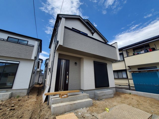 吉川市　中曽根1丁目　新築戸建　全9棟の前面道路含む現地写真|前面道路含む現地写真です