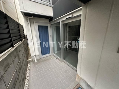 【エントランス】 | ＵＲＢＡＮＡＧＥ武蔵新田 | 落ち着いたエントランスです