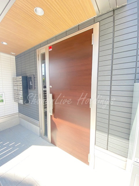 藤沢市湘南台６丁目のアパートのエントランス