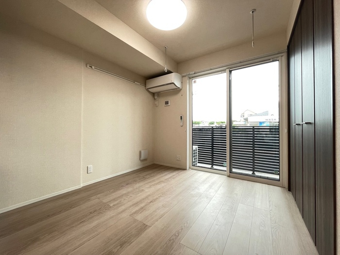 藤沢市湘南台６丁目のアパートの居間・リビング