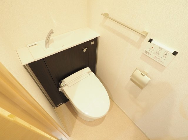 【トイレ】 | ベーシック・グローブ | シンプルで使いやすいトイレです