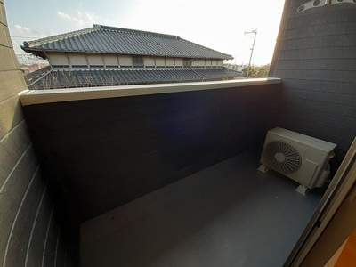 【バルコニー】 | ＰＡＲＫＳＩＤＥ　ＣＯＵＲＴⅣ | 外からの目が気にならないバルコニーで洗濯物が干せます