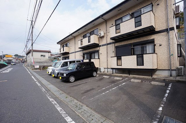 【駐車場】 | ベルカーサ日吉台 | カースペースがあります