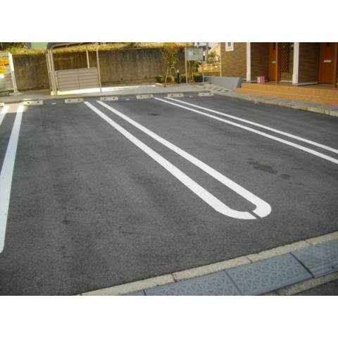サニーヒル（藤川荒古）の駐車場