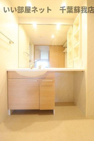 PARK　HILLS　MIYAKO　Ｈの洗面所|忙しい朝には欠かせない洗面所です