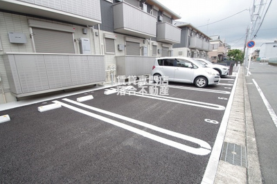 【駐車場】 | サニーコート・ライアンⅤ | 敷地内駐車場完備