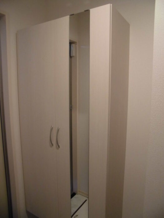 プラムスクエアの玄関|302 玄関収納
