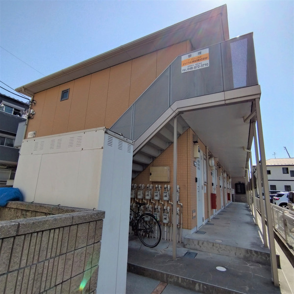 エスポワール戸田のエントランス