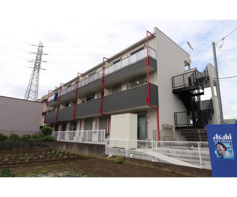 ラ・メゾン・イースト獨協大学前の外観