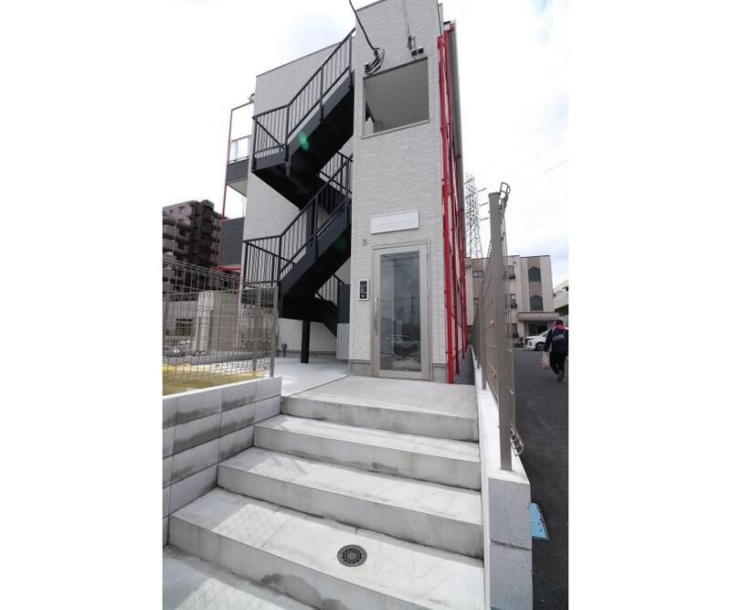 ラ・メゾン・イースト獨協大学前のエントランス