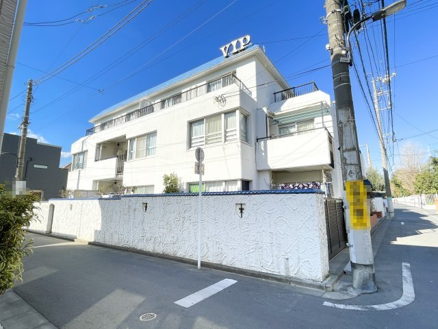 テラスハウスヴィップ東長崎の外観|白く、シャープな外観が特徴のマンション。

現地ご見学希望・資料請求などお気軽にお問い合わせ下さい！
03-5990-5201