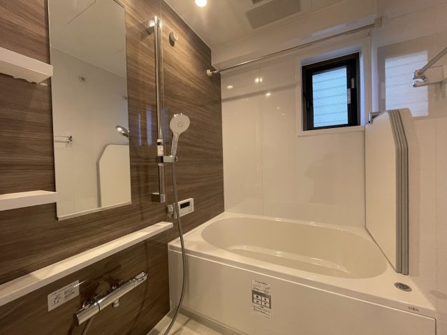 テラスハウスヴィップ東長崎の浴室|※同仕様基準写真

現地ご見学希望・資料請求などお気軽にお問い合わせ下さい！
03-5990-5201