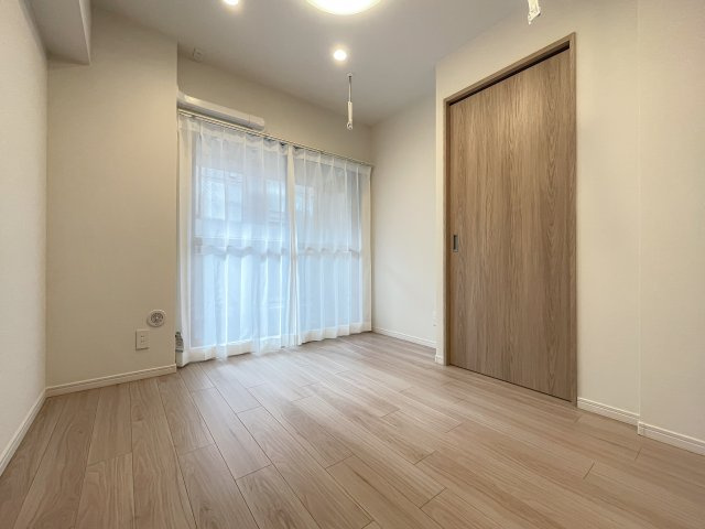 テラスハウスヴィップ東長崎の洋室|※同仕様基準写真

現地ご見学希望・資料請求などお気軽にお問い合わせ下さい！
03-5990-5201