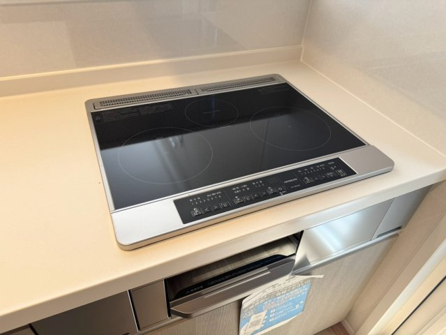 SUN COURTーサンコート－小倉南区葛原東2丁目【小倉南区　新築戸建て】のキッチン|IHクッキングヒーターでお掃除楽々♪【小倉南区　新築戸建て】
