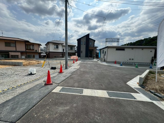 【前面道路含む現地写真】の画像