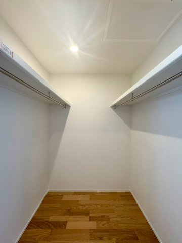 SUN COURTーサンコート－小倉南区葛原東2丁目【小倉南区　新築戸建て】の収納|両サイドにたくさん洋服が収納できます♪