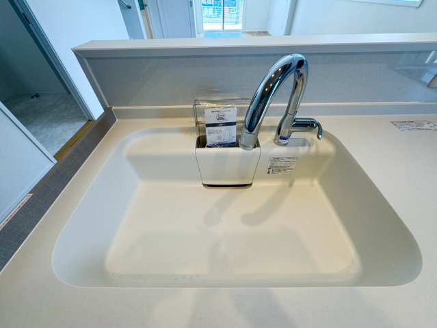 SUN COURTーサンコート－小倉南区葛原東2丁目【小倉南区　新築戸建て】のキッチン|節水のハンズフリー水栓♪【小倉南区　新築戸建て】